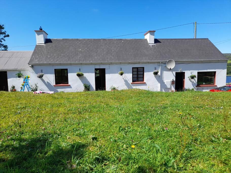 Granny'S Cottage, A Lovely Lakeside Cottage Donegal Town Ngoại thất bức ảnh