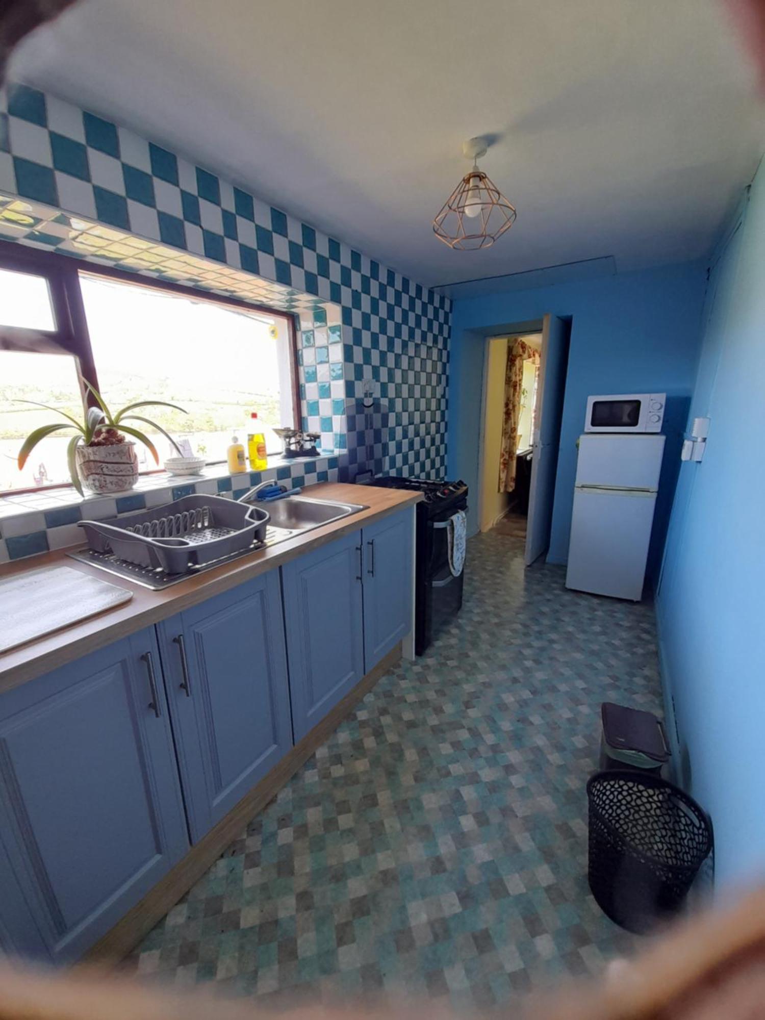 Granny'S Cottage, A Lovely Lakeside Cottage Donegal Town Ngoại thất bức ảnh